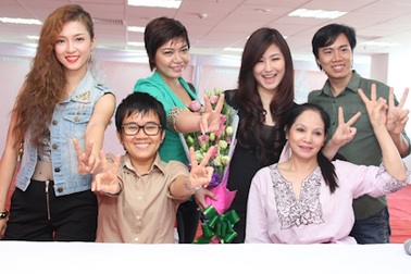 Hương Tràm, Đinh Hương chia sẻ về thành công tại The Voice