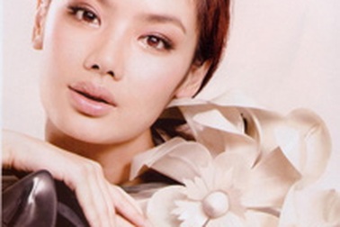 “Chân dài” Gaile Lok đón sinh nhật cùng Lê Minh