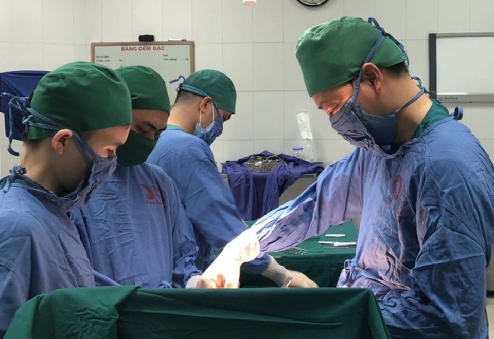 Khám sức khỏe định kỳ, bất ngờ phát hiện mắc bệnh ung thư hiếm - 1 Khám sức khỏe định kỳ, bất ngờ phát hiện mắc bệnh ung thư hiếm - 1