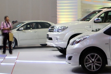 Tháng “buồn nhất” của giới kinh doanh xe