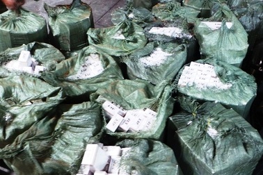 Bắt vụ vận chuyển thuốc lá lậu cực lớn