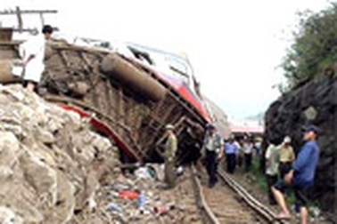 Vụ đổ tàu E1: Phê bình 6 lãnh đạo Tổng công ty Đường sắt