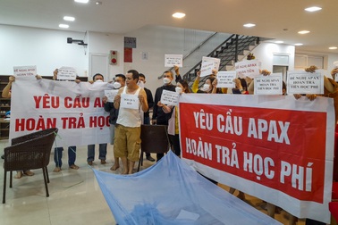 Vụ Apax Đà Nẵng thất hứa: Shark Thủy lên tiếng nhưng phụ huynh chưa yên tâm