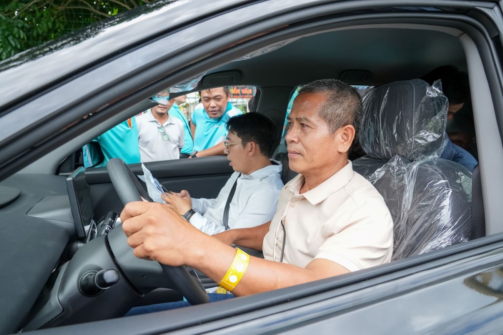 Hàng trăm tài xế gia nhập Xanh SM tại ngày hội “Bác tài xanh” - 1 Hàng trăm tài xế gia nhập Xanh SM tại ngày hội “Bác tài xanh” - 1