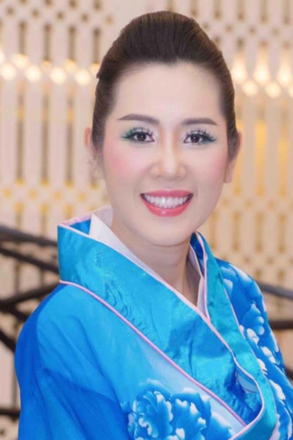 Á hậu Vi Thị Đông bỏ showbiz làm tiếp viên hàng không, U50 vẫn đẹp - 17 Á hậu Vi Thị Đông bỏ showbiz làm tiếp viên hàng không, U50 vẫn đẹp - 17