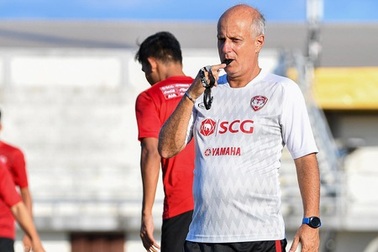 HLV Muangthong hé lộ nguyên nhân Đặng Văn Lâm ngồi dự bị