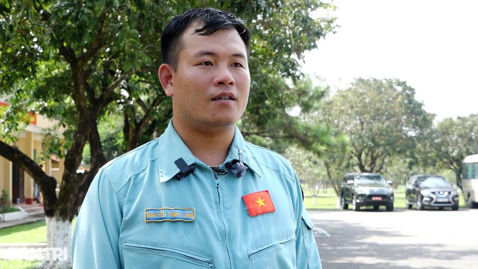 Tiết lộ đội hình bay kéo cờ lần đầu xuất hiện trên bầu trời Hà Nội cho 2/9 - 9 Tiết lộ đội hình bay kéo cờ lần đầu xuất hiện trên bầu trời Hà Nội cho 2/9 - 9