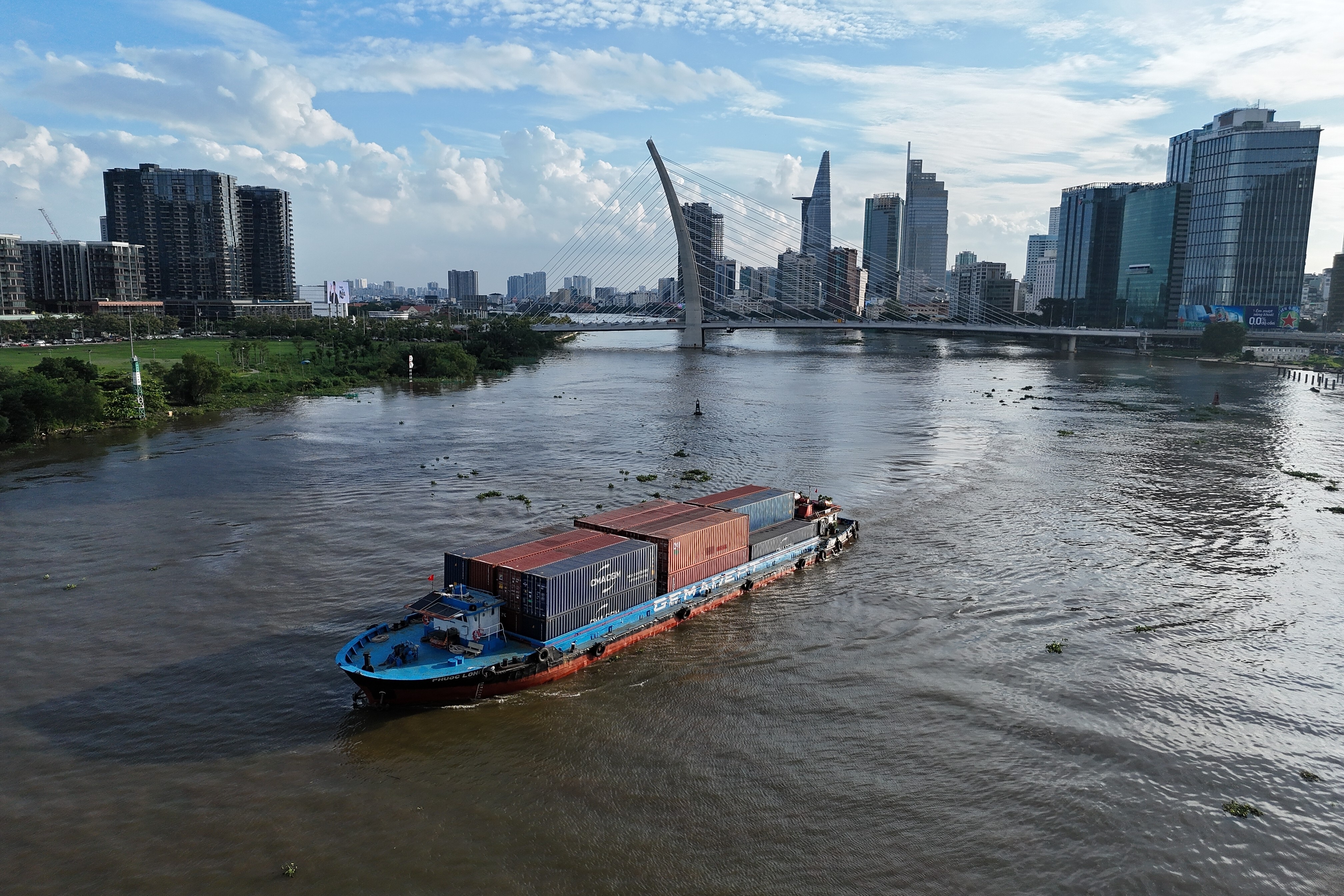 TPHCM phát triển logistics, kết nối sân bay Long Thành