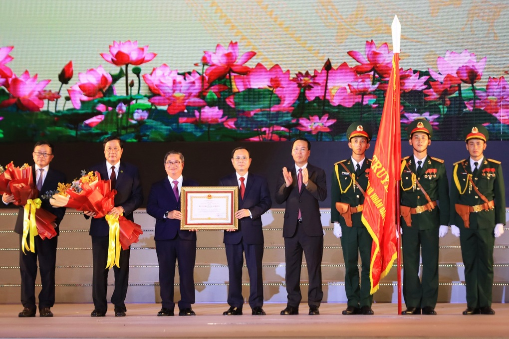 Chủ tịch nước: Xây dựng Cần Thơ xứng đáng là đô thị hạt nhân vùng ĐBSCL - 3 Chủ tịch nước: Xây dựng Cần Thơ xứng đáng là đô thị hạt nhân vùng ĐBSCL - 3