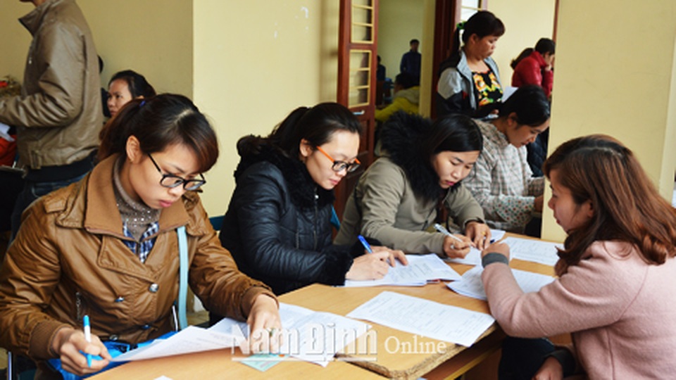 Nam Định: Đa dạng cách thức tư vấn, giới thiệu việc làm cho lao động mất việc - 1 Nam Định: Đa dạng cách thức tư vấn, giới thiệu việc làm cho lao động mất việc - 1
