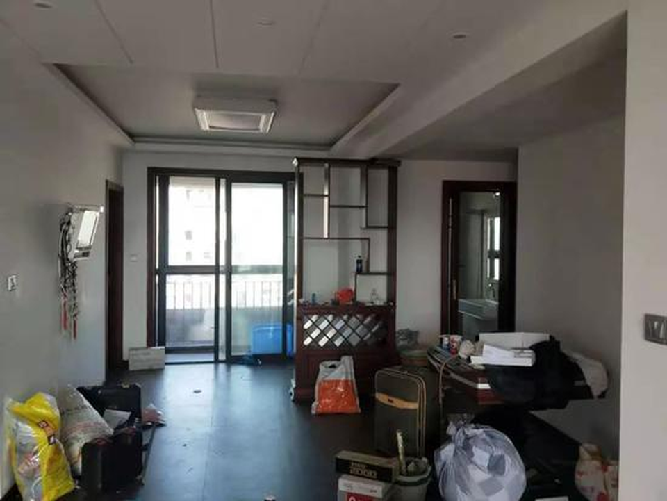 Chi 1,6 tỷ đồng lột xác căn nhà thời ông bà anh thành nơi ở đẹp long lanh - 1 Chi 1,6 tỷ đồng lột xác căn nhà thời ông bà anh thành nơi ở đẹp long lanh - 1