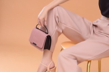 Chị em công sở "cháy" ví, cạn tiền thưởng Tết vì... tiệc cuối năm