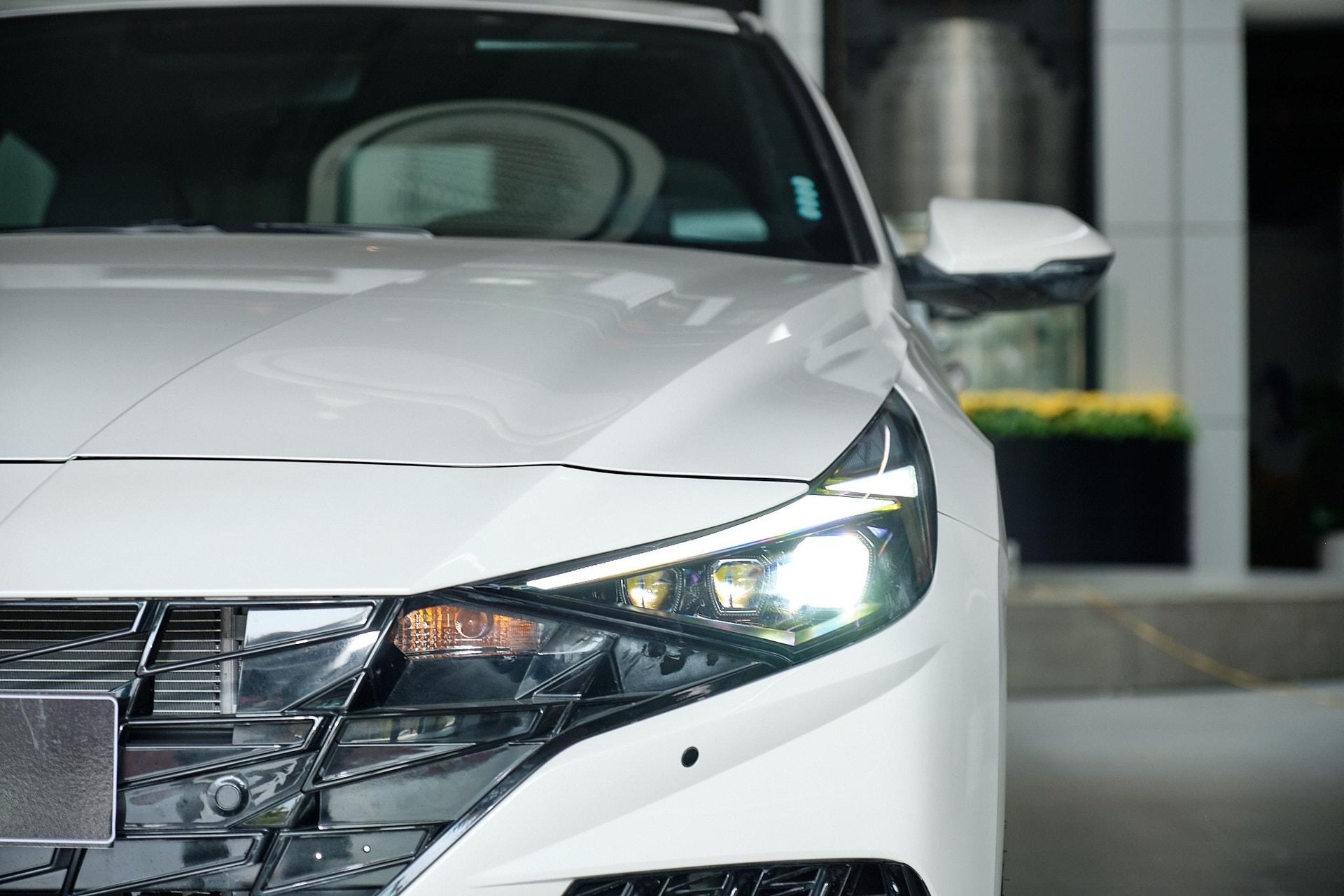 Hyundai Elantra N-Line: hút mắt từ mọi góc nhìn, trang bị hấp dẫn, động cơ là điểm nhấn - 4 Hyundai Elantra N-Line: hút mắt từ mọi góc nhìn, trang bị hấp dẫn, động cơ là điểm nhấn - 4