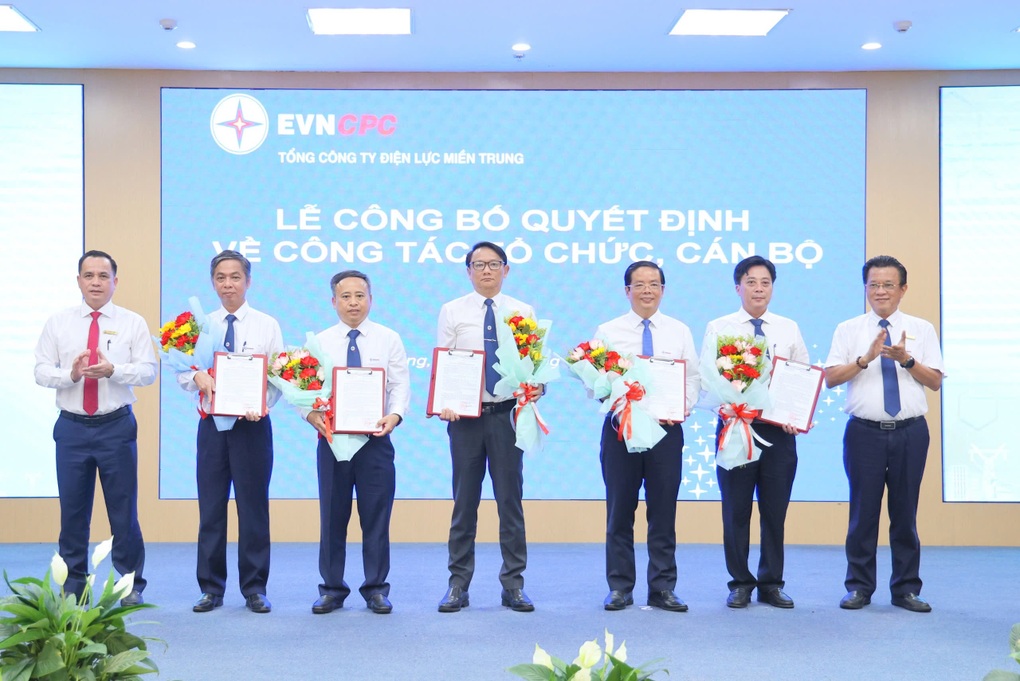 EVNCPC công bố quyết định thành lập 6 công ty điện lực sau sáp nhập - 3 EVNCPC công bố quyết định thành lập 6 công ty điện lực sau sáp nhập - 3