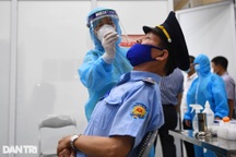 Chuyên gia nhận định: Nếu không nghiêm, Hà Nội sẽ khó khống chế dịch!