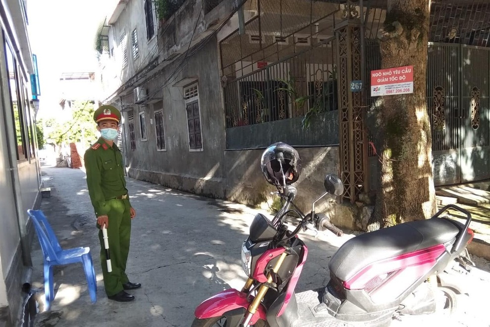 Nghệ An khẩn tìm người tiếp xúc gần nữ nhân viên làm tóc mắc Covid-19 - 8