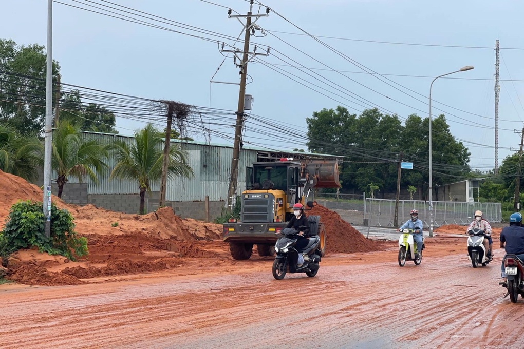 TP Phan Thiết đặt gác chắn không cho người dân lưu thông khi có lũ - 1 TP Phan Thiết đặt gác chắn không cho người dân lưu thông khi có lũ - 1