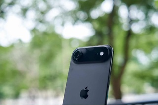 Đánh giá iPhone Air: Người dùng phải đổi gì lấy vẻ đẹp “siêu mỏng”? - 7 Đánh giá iPhone Air: Người dùng phải đổi gì lấy vẻ đẹp “siêu mỏng”? - 7