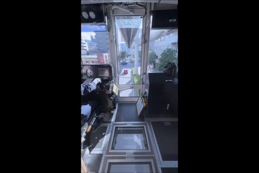 Góc nhìn từ tàu điện một ray trên cao tại Tokyo