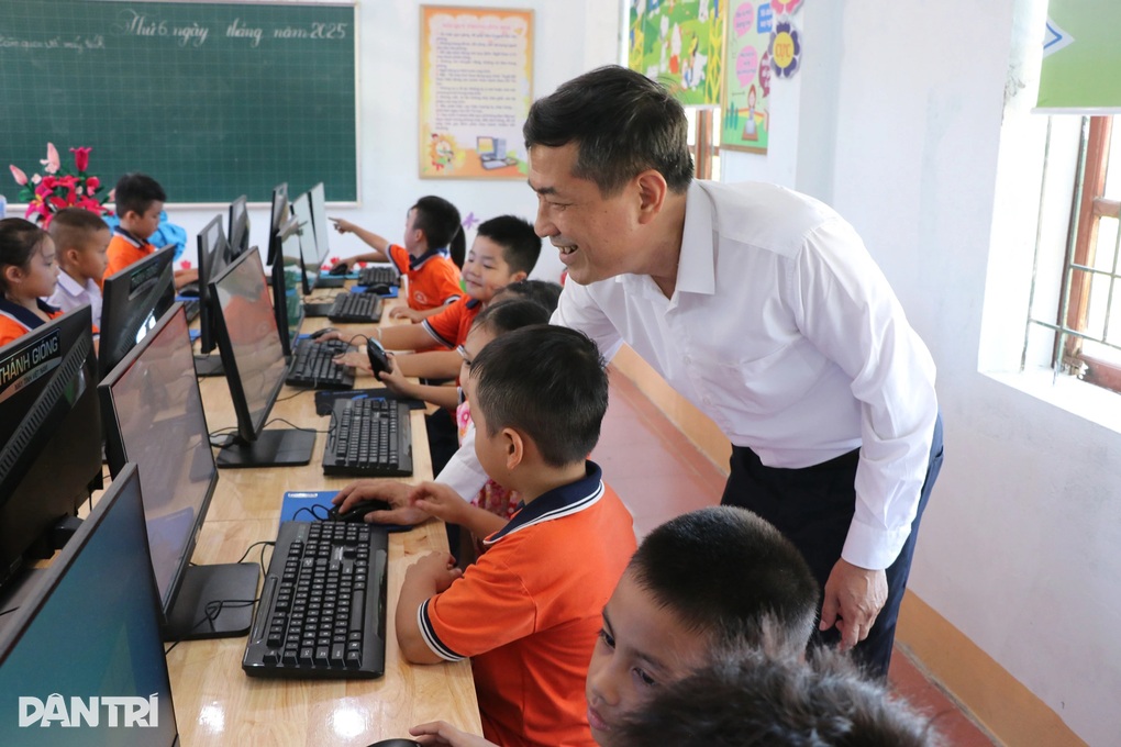 Vụ gần 100 trẻ chưa đến lớp: Chốt thời gian học sinh trở lại trường - 1 Vụ gần 100 trẻ chưa đến lớp: Chốt thời gian học sinh trở lại trường - 1