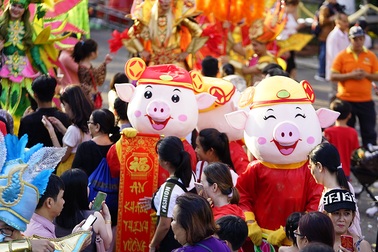 Ngày Tết vào khu vui chơi du xuân, tránh nóng…