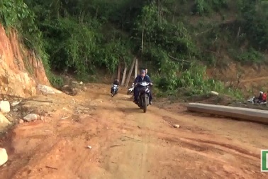 "Neo" chữ trên dãy Phà Ca Tủn