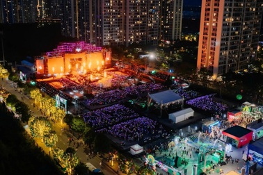 Cư dân The Beverly về ở sớm để tận hưởng chuỗi lễ hội cuối năm