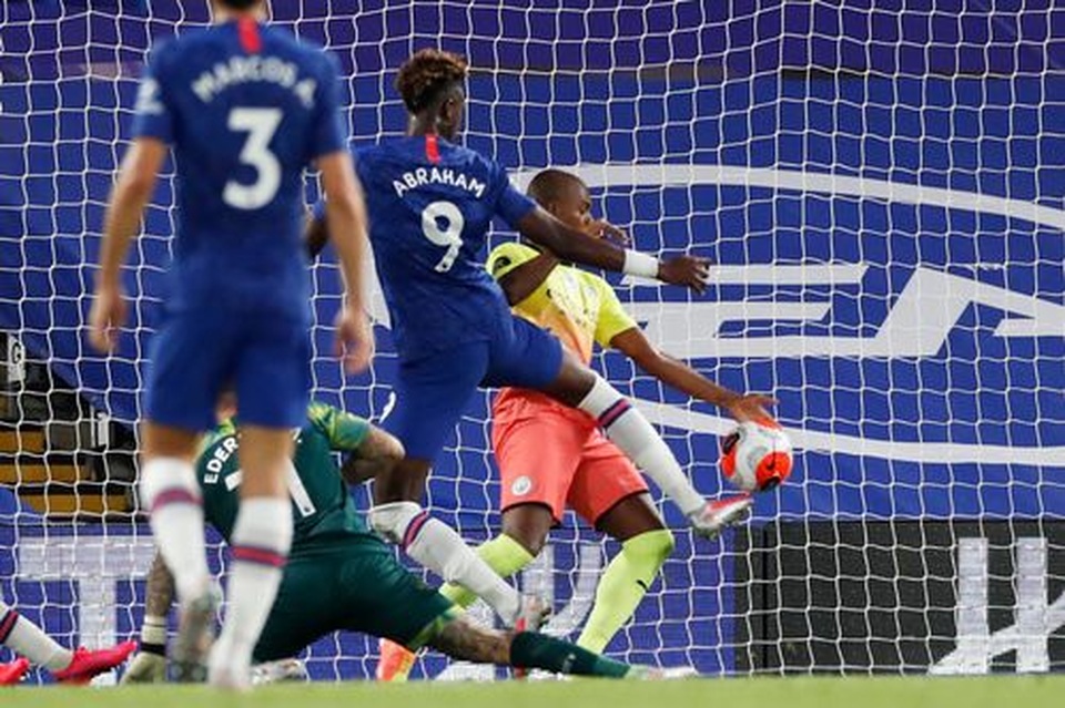 Gục ngã trước Chelsea, Man City dâng ngôi vô địch cho Liverpool - 2 Gục ngã trước Chelsea, Man City dâng ngôi vô địch cho Liverpool - 2