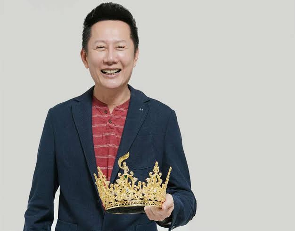 Chủ tịch Miss Grand: Từ quá khứ nghèo tới ông trùm hoa hậu gây tranh cãi - 1 Chủ tịch Miss Grand: Từ quá khứ nghèo tới ông trùm hoa hậu gây tranh cãi - 1
