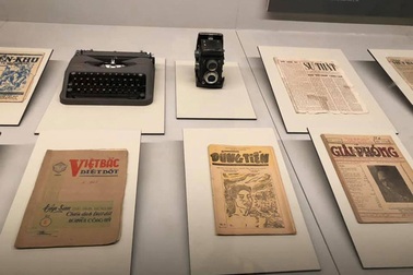 Hình ảnh bản gốc những tờ báo đầu tiên của Báo chí Việt Nam