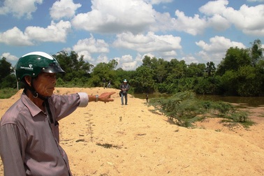 Chưa cấp phép, doanh nghiệp tự ý ủi đê bao làm du lịch!