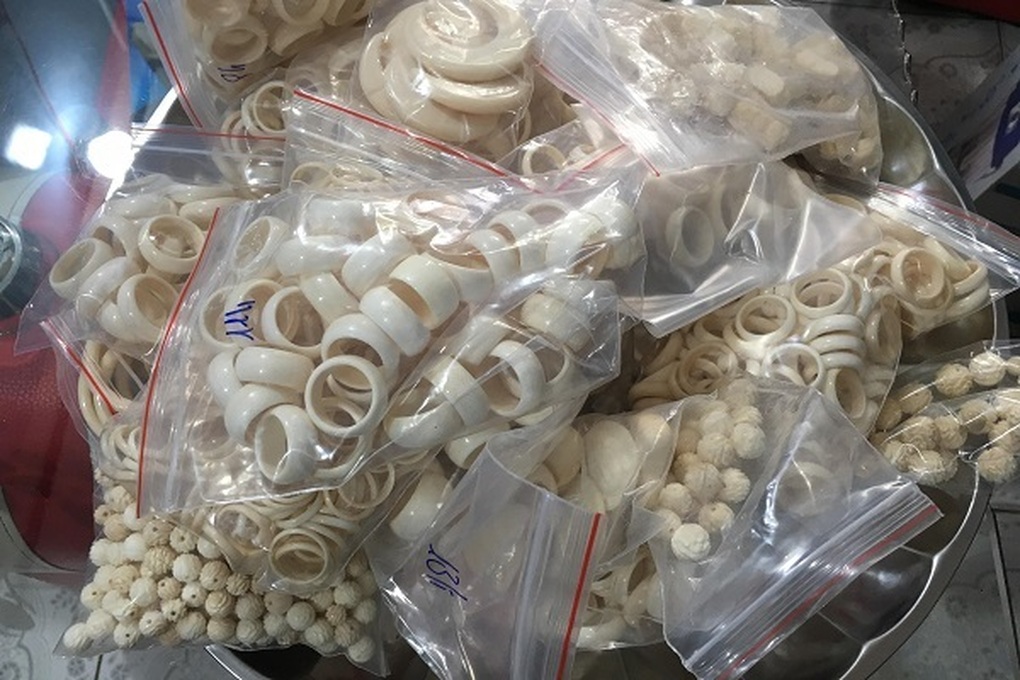 Làm gì để du khách đến Tây Nguyên không mua ngà voi, nhẫn lông voi? - 3 Làm gì để du khách đến Tây Nguyên không mua ngà voi, nhẫn lông voi? - 3