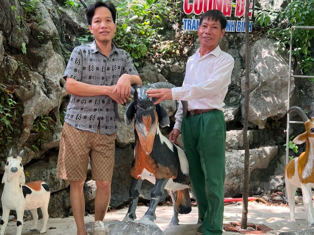 Ông chú hàng dê Ninh Bình vẫy xe như quẩy, khách đi qua không vào cũng khó - 2 Ông chú hàng dê Ninh Bình vẫy xe như quẩy, khách đi qua không vào cũng khó - 2