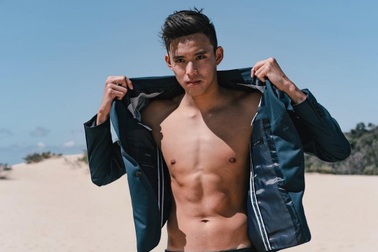 Nam thần bơi lội người Malaysia khiến cộng đồng mạng Trung Quốc "chao đảo"