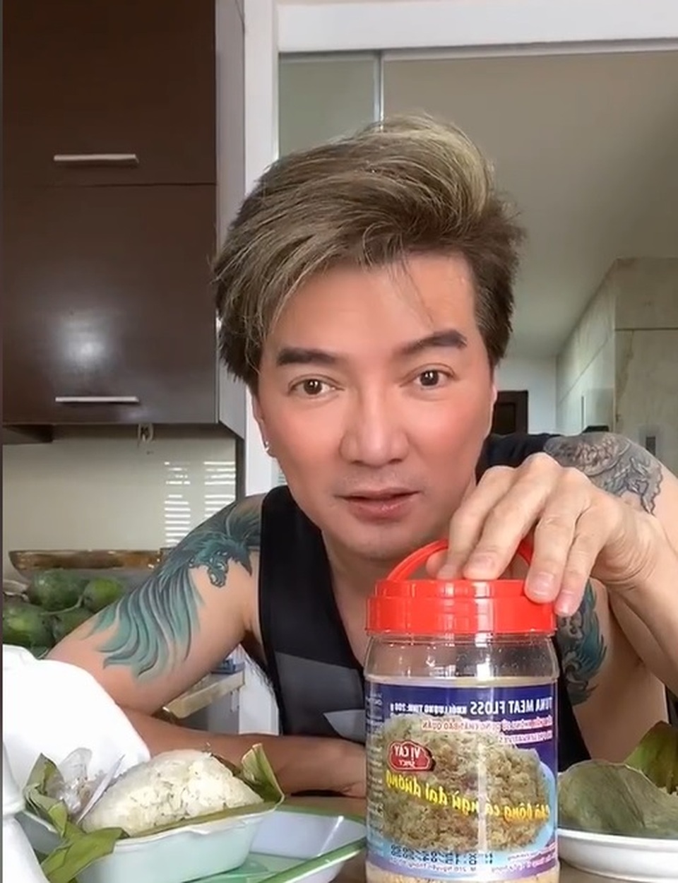 Nghệ sĩ vượt qua khó khăn mùa dịch bằng bán hàng online - 4 Nghệ sĩ vượt qua khó khăn mùa dịch bằng bán hàng online - 4