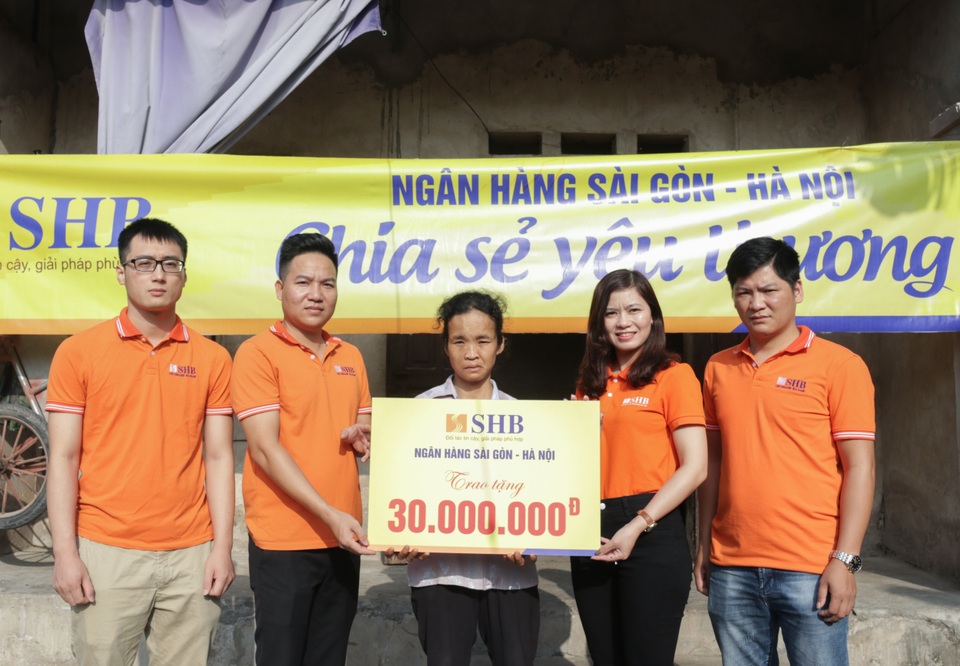 Bạn đọc giúp đỡ người phụ ngồi ôm bệnh chờ... chết hơn 90 triệu đồng - 2 Bạn đọc giúp đỡ người phụ ngồi ôm bệnh chờ... chết hơn 90 triệu đồng - 2