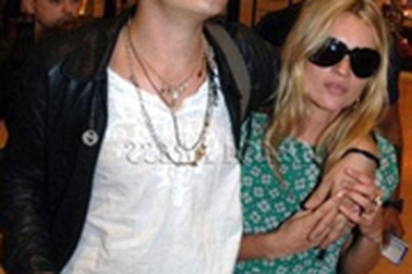 Chồng chưa cưới khiến Kate Moss nản lòng