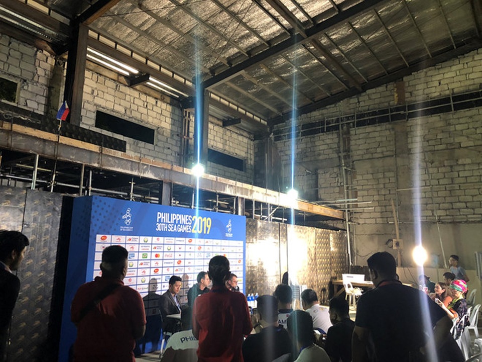 Bị phản ứng, Philippines thay gấp xe buýt và phòng họp báo phục vụ bóng đá - 6 Bị phản ứng, Philippines thay gấp xe buýt và phòng họp báo phục vụ bóng đá - 6