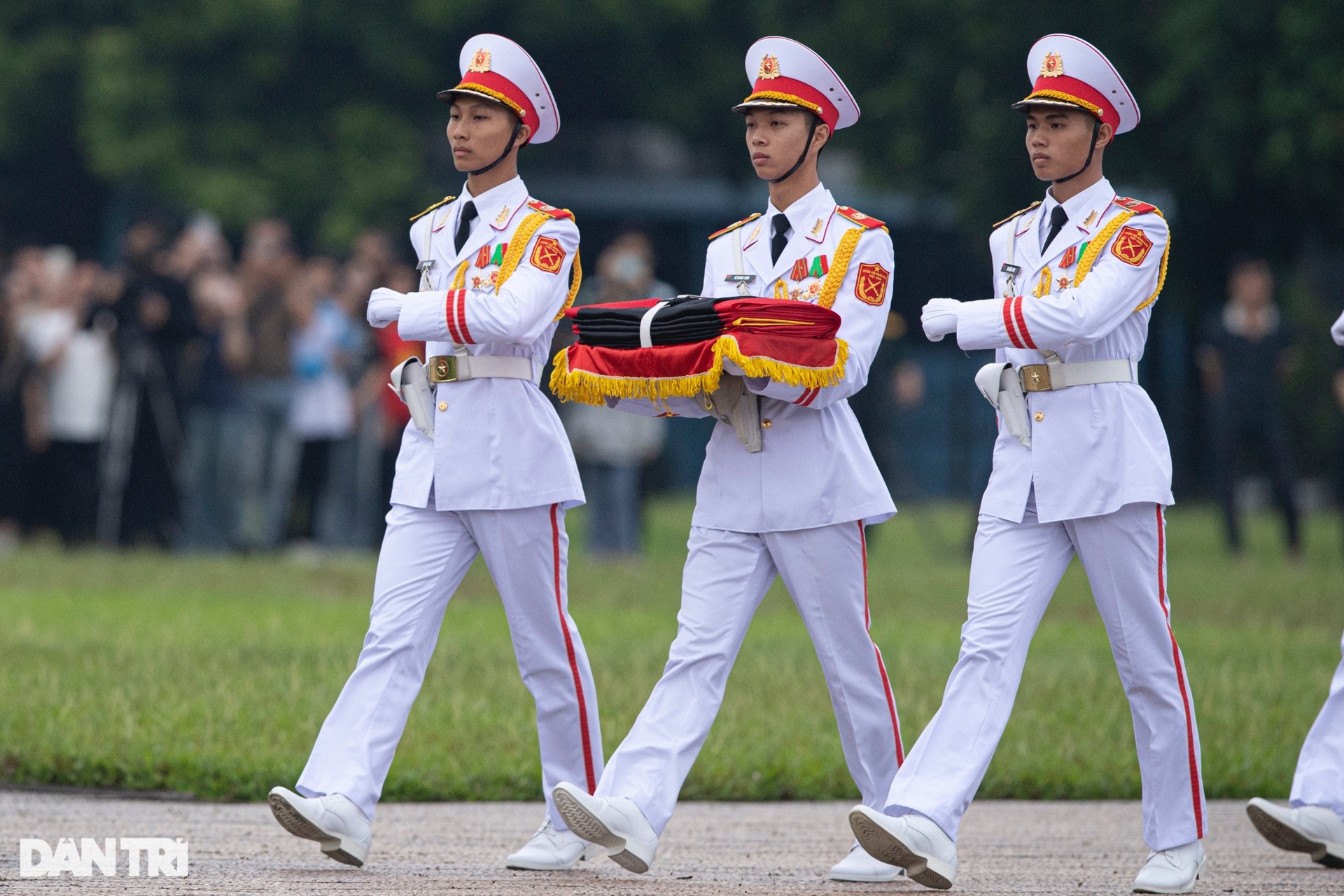 Trang nghiêm Lễ thượng cờ rủ Quốc tang Tổng Bí thư Nguyễn Phú Trọng - 4