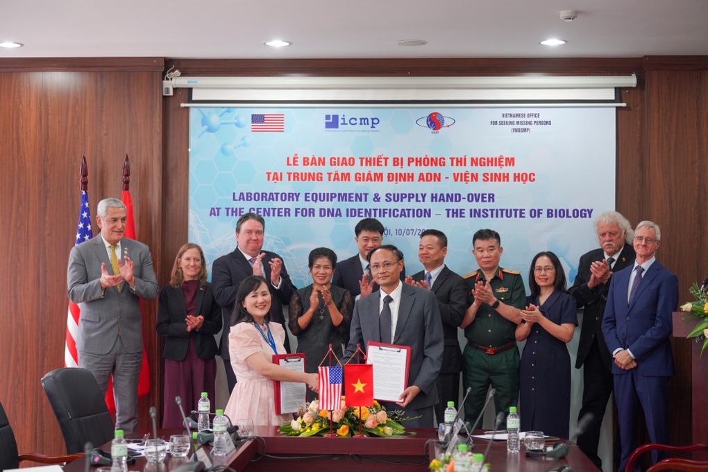 Việt Nam và Mỹ khánh thành phòng thí nghiệm ADN mới - 1 Việt Nam và Mỹ khánh thành phòng thí nghiệm ADN mới
