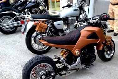 Bắt đoàn xe mô tô “khủng” không biển số “diễu hành” trên phố