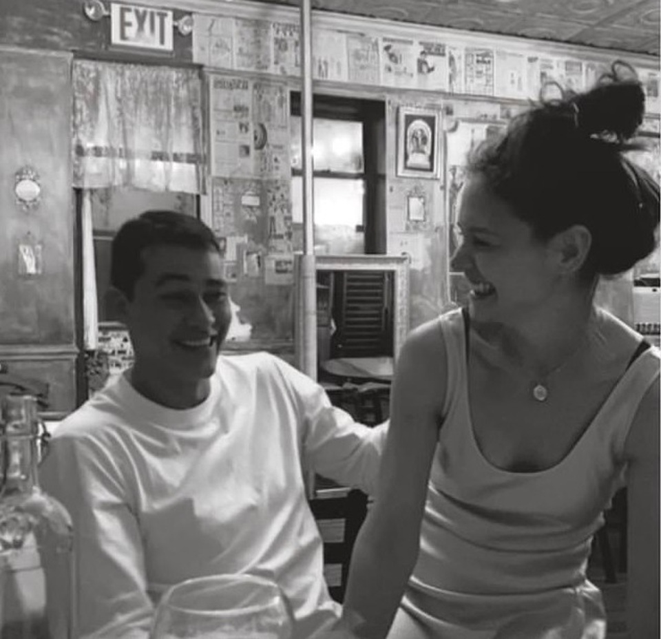 Katie Holmes cùng con gái đi sắm đồ Giáng sinh - 7 Katie Holmes cùng con gái đi sắm đồ Giáng sinh - 7