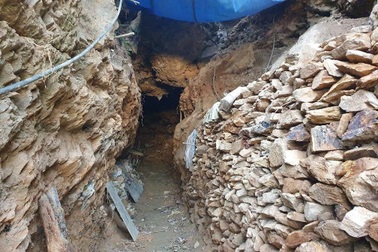 Truy quét "vàng tặc", cảnh báo sập hầm lò khai thác trái phép ở Quảng Nam