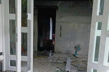 Đâm vợ cũ trọng thương, người đàn ông tẩm xăng tự tử