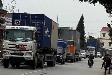Hải Dương “cầu cứu” Thủ tướng về con đường “oằn mình cõng xe container”