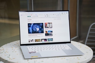 Đánh giá Asus Zenbook S16: Đối thủ của MacBook Air M4 15 inch - 16