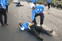 Thành viên đội mô tô bảo vệ đoàn đua xe đạp nữ quốc tế Bình Dương tử nạn