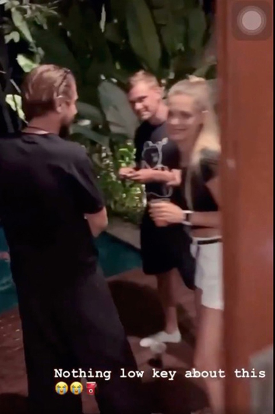 Video cảnh tiệc tùng tại Bali gây sốc dư luận Indonesia - 4 Video cảnh tiệc tùng tại Bali gây sốc dư luận Indonesia - 4