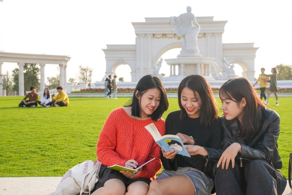 Học phí đại học đắt đỏ: Có trường trên 800 triệu đồng/năm - 1 Học phí đại học đắt đỏ: Có trường trên 800 triệu đồng/năm - 1