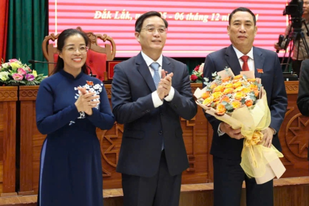 Phó Chủ tịch HĐND tỉnh đề nghị được nghỉ hưu trước tuổi - 1 Phó Chủ tịch HĐND tỉnh đề nghị được nghỉ hưu trước tuổi - 1